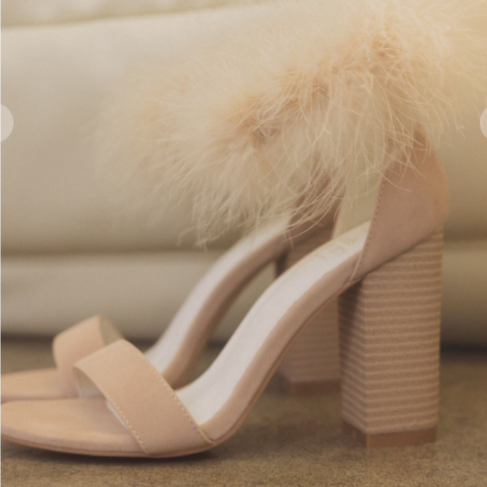 Elegant Tan Heeled Sandals with Feather Detail